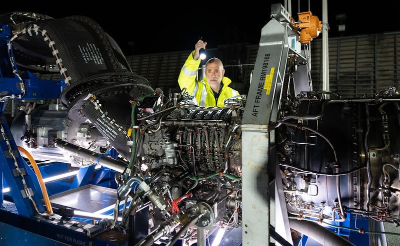 Rolls-Royce ed easyJet completano il primo test mondiale su un motore aereo a idrogeno, segnando un passo importante per un'aviazione a zero emissioni