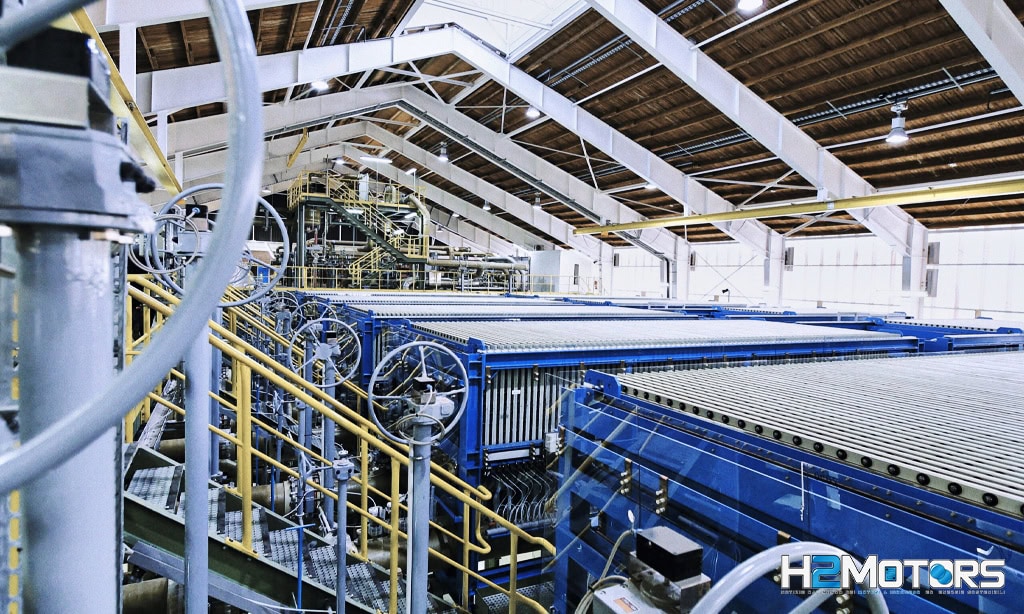 Thyssenkrupp Nucera riceve 36 milioni dall'Innovation Fund per una fabbrica di elettrolizzatori SOEC da 300 MW, aprendo la strada all'idrogeno verde.